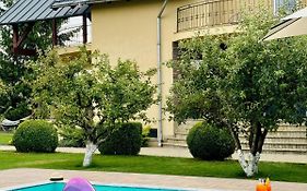 Orchard Villa